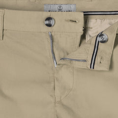 Texas Slim Bermuda Short: Beige